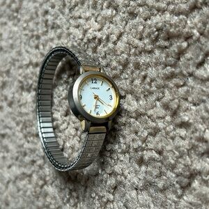 Carriage women’s vintage two tone bracelet watch one size stretches fits S wrist